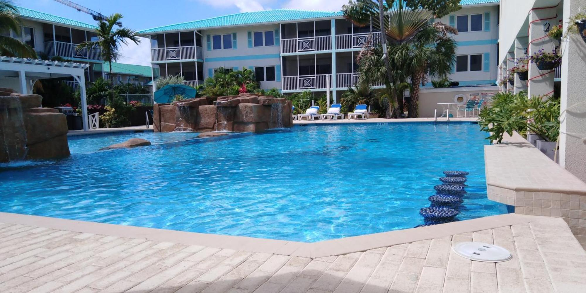 Seven Mile Beach Resort George Town Exteriör bild