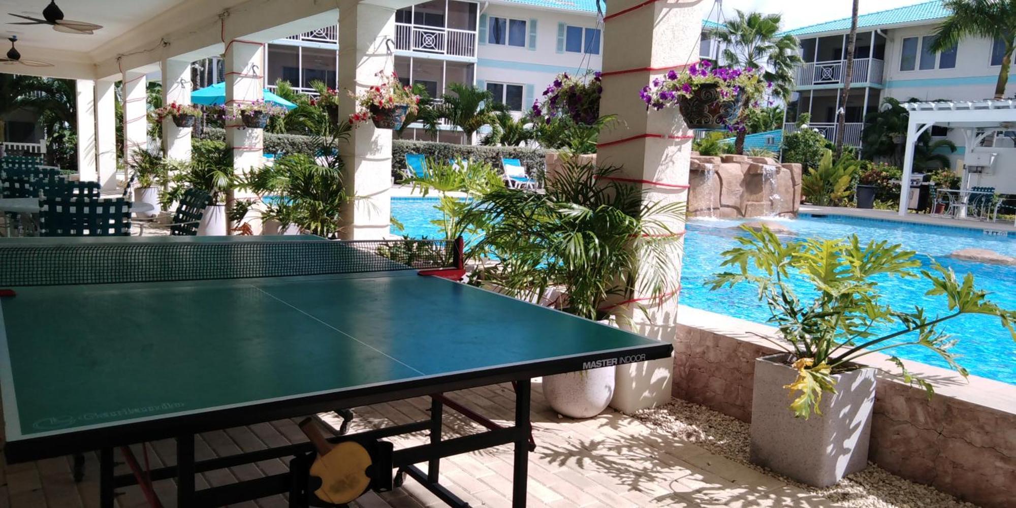 Seven Mile Beach Resort George Town Exteriör bild