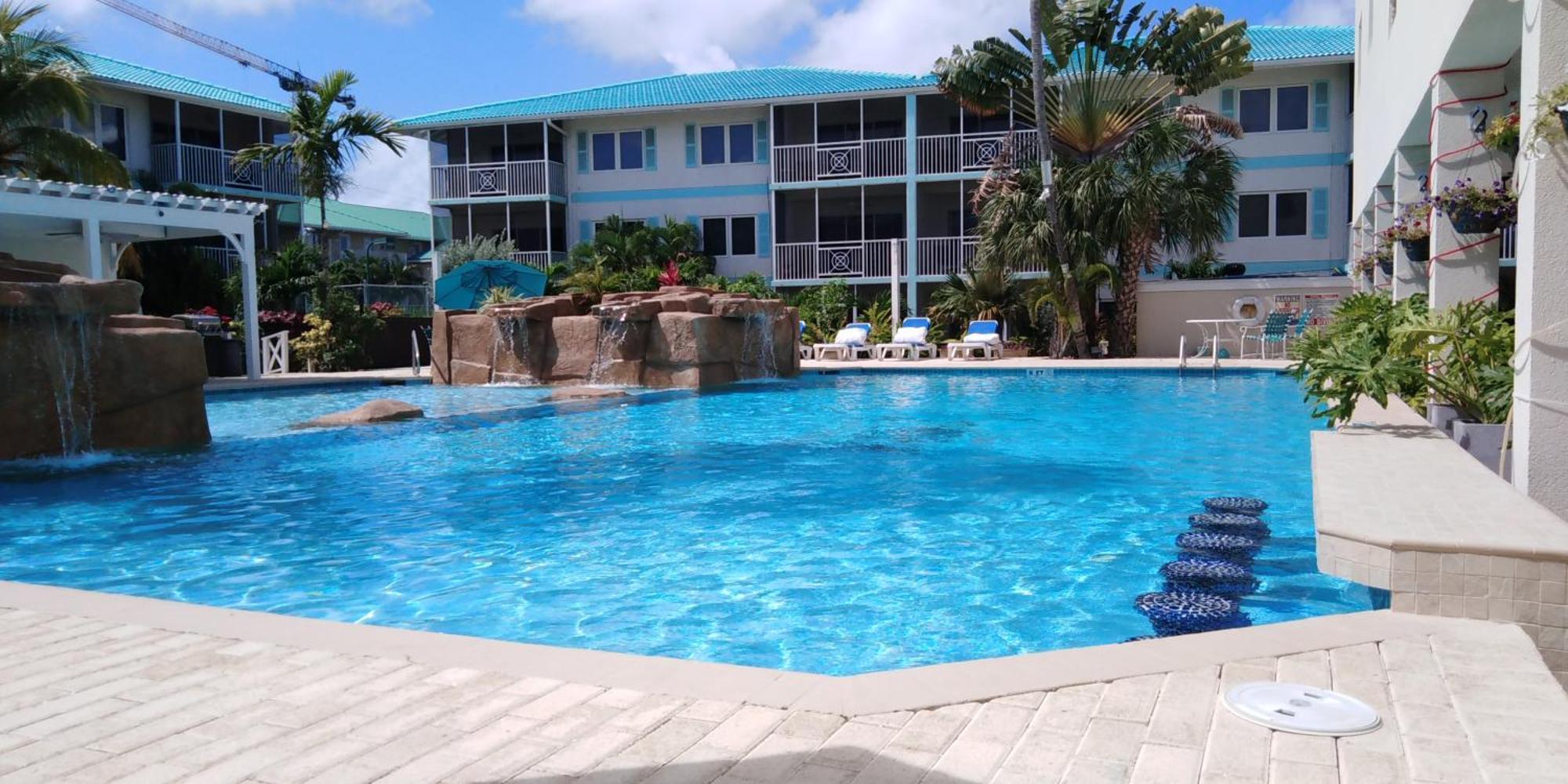 Seven Mile Beach Resort George Town Exteriör bild