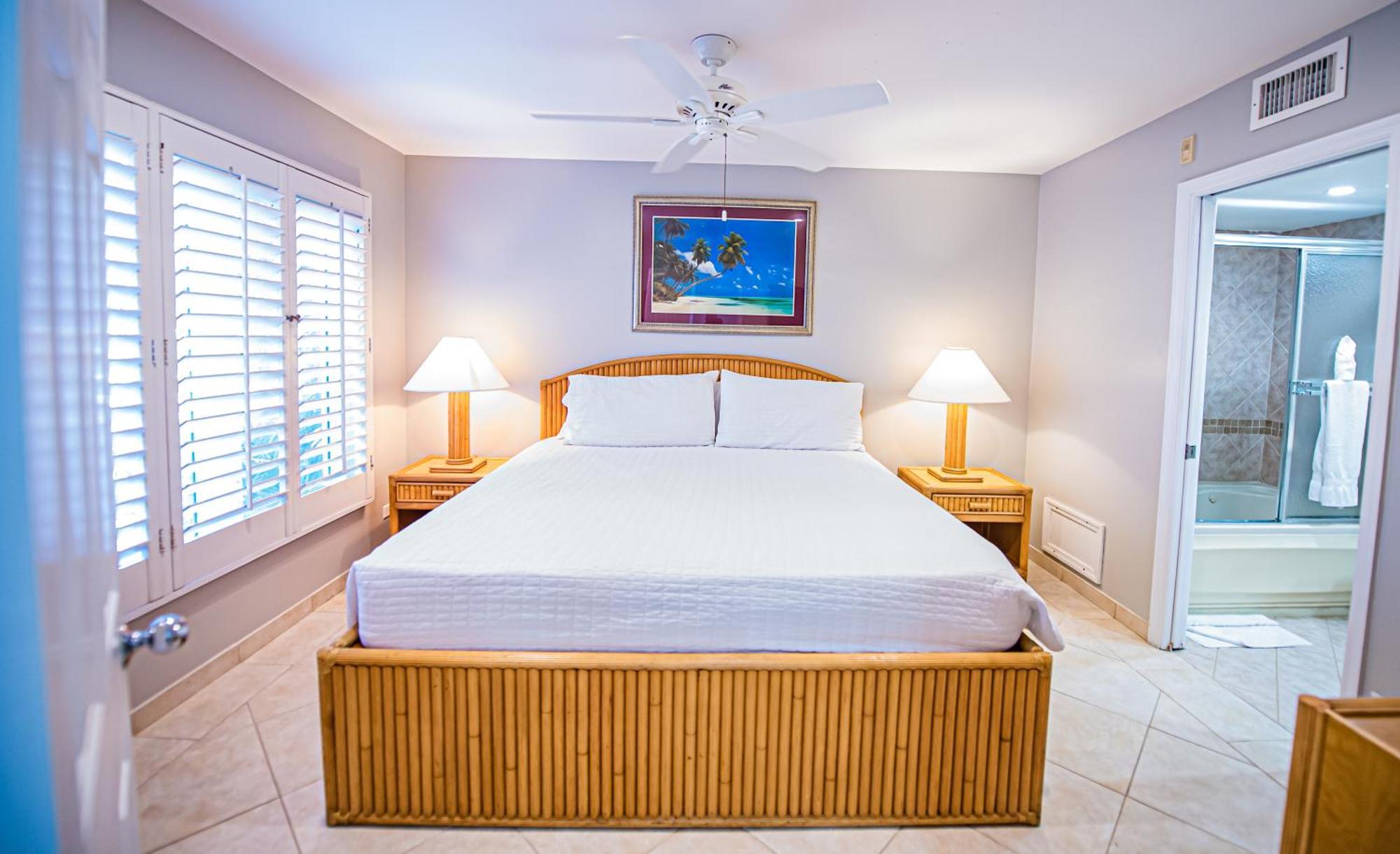 Seven Mile Beach Resort George Town Exteriör bild