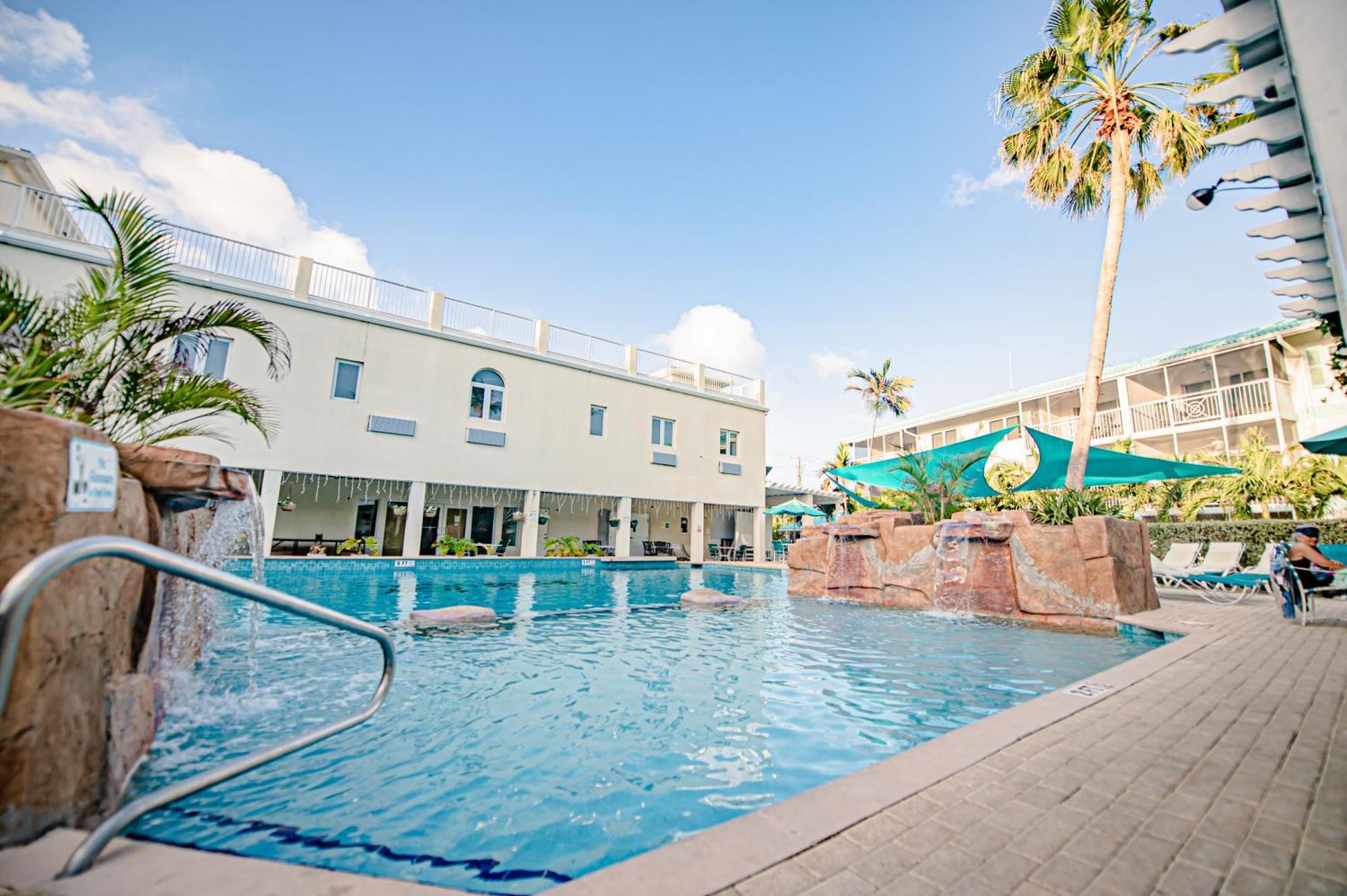 Seven Mile Beach Resort George Town Exteriör bild