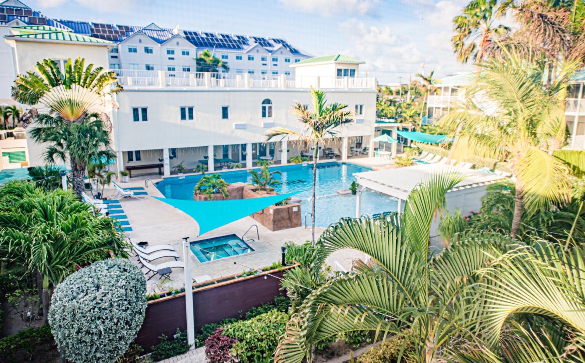 Seven Mile Beach Resort George Town Exteriör bild
