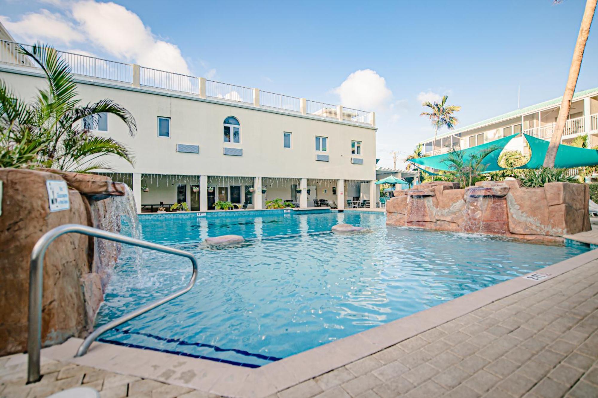 Seven Mile Beach Resort George Town Exteriör bild