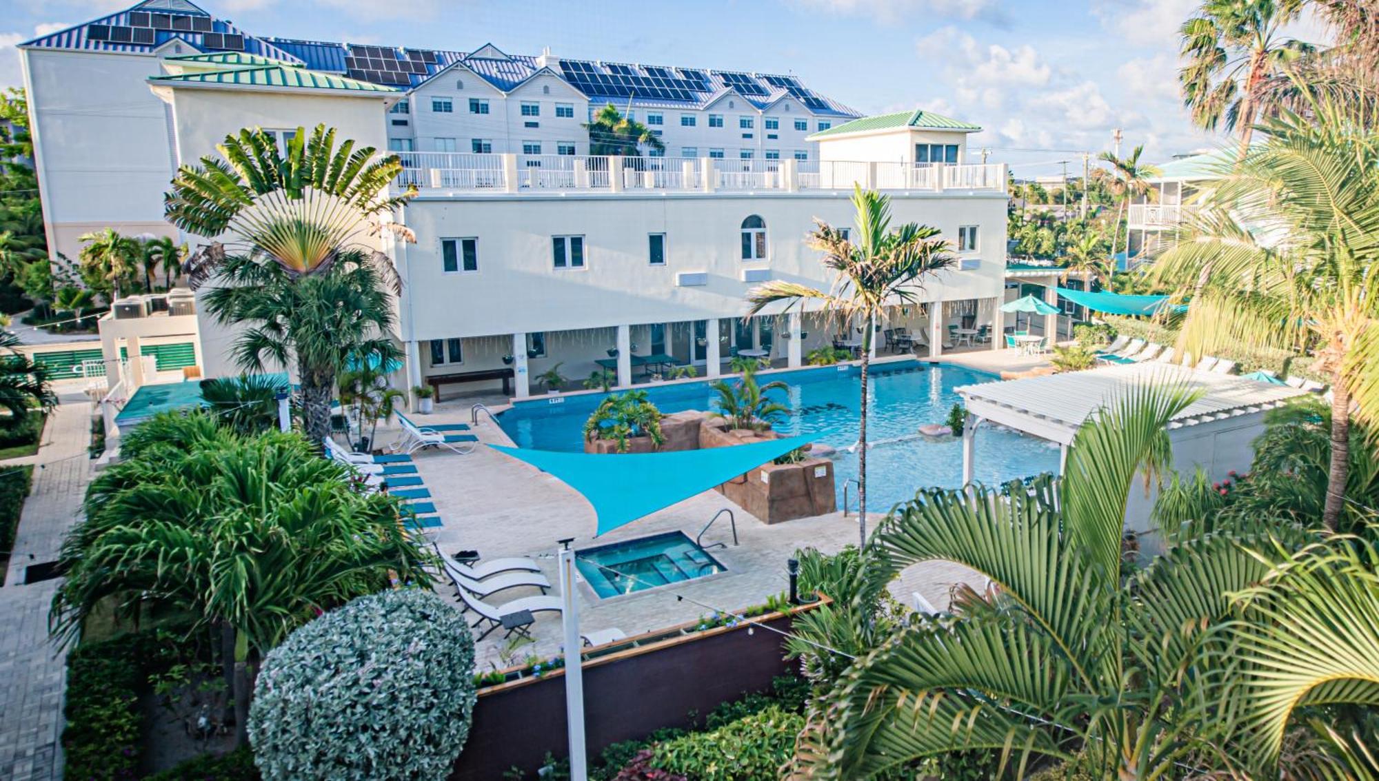 Seven Mile Beach Resort George Town Exteriör bild