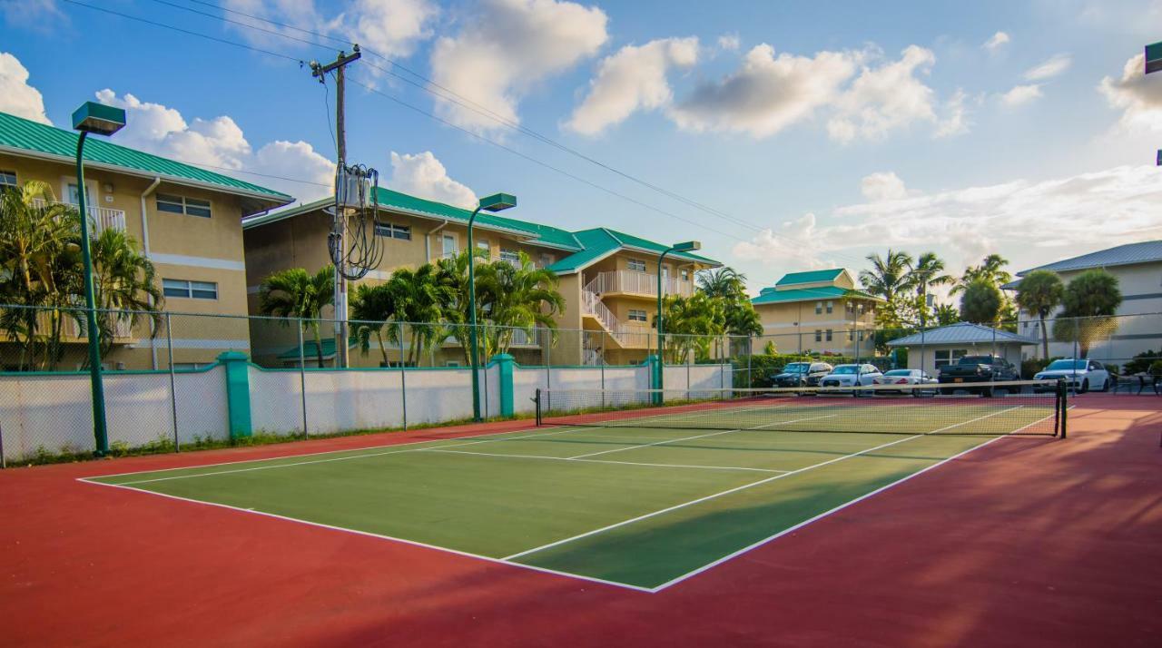Seven Mile Beach Resort George Town Exteriör bild