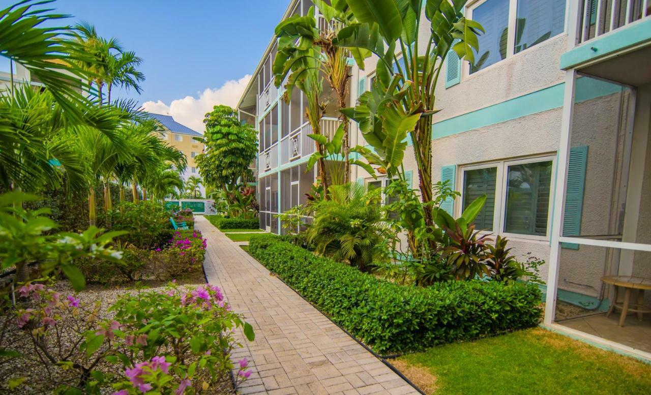 Seven Mile Beach Resort George Town Exteriör bild