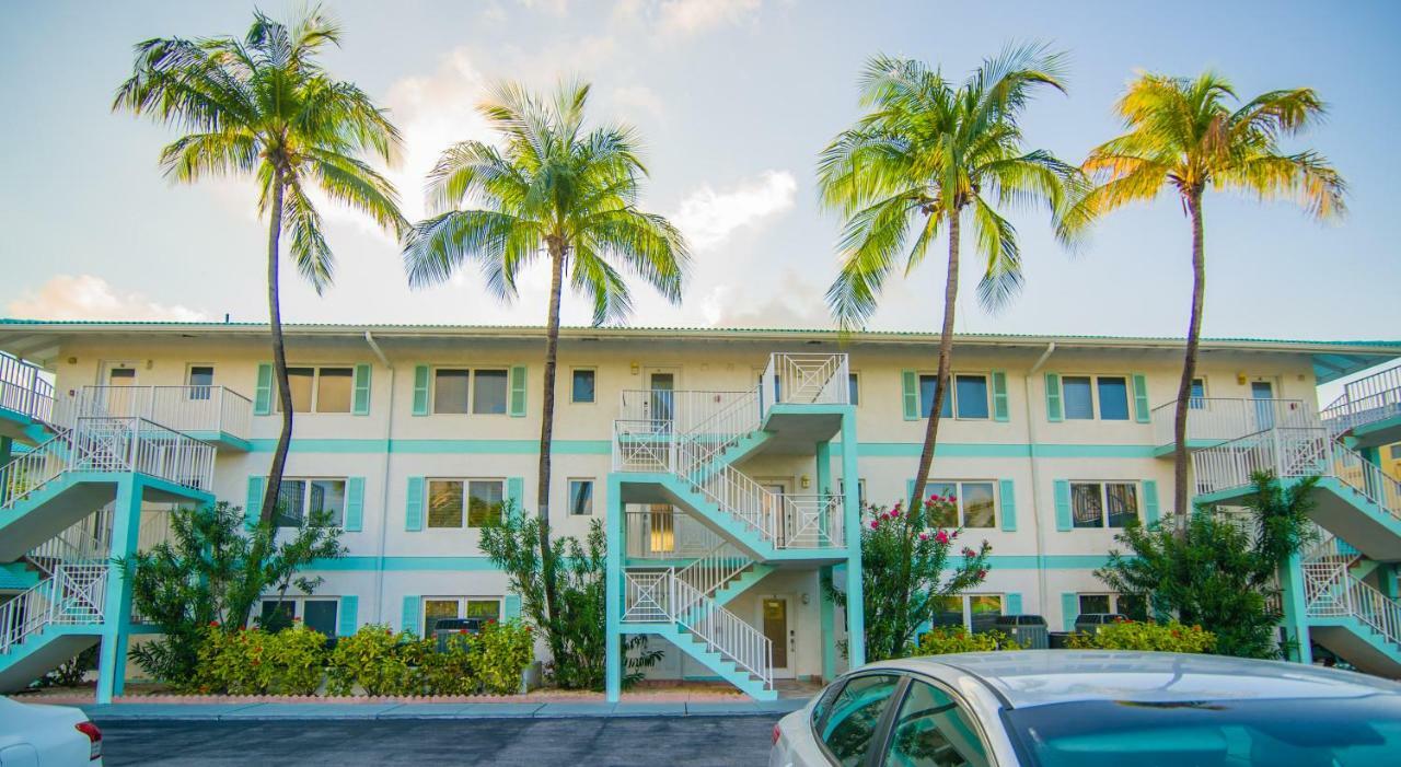 Seven Mile Beach Resort George Town Exteriör bild