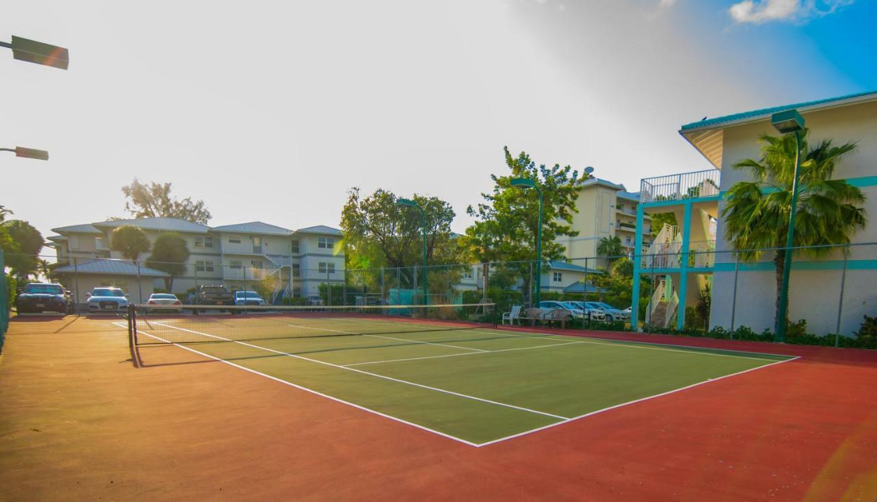 Seven Mile Beach Resort George Town Exteriör bild